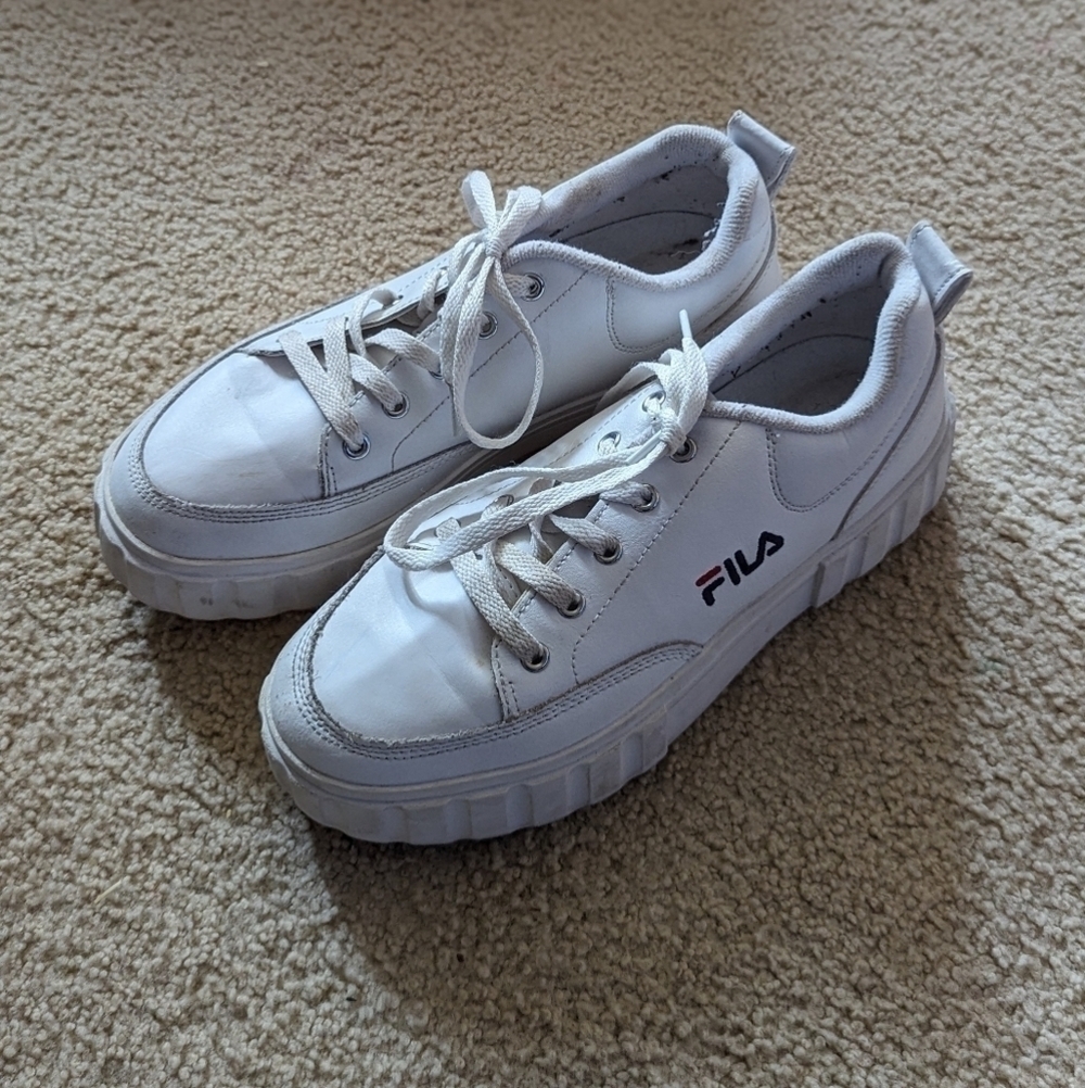 Fila Platform Y2K 90s White Tie Sneakers Size 8